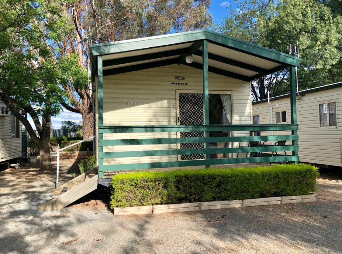 Tatura Cabin & Caravan Park Eksteriør billede